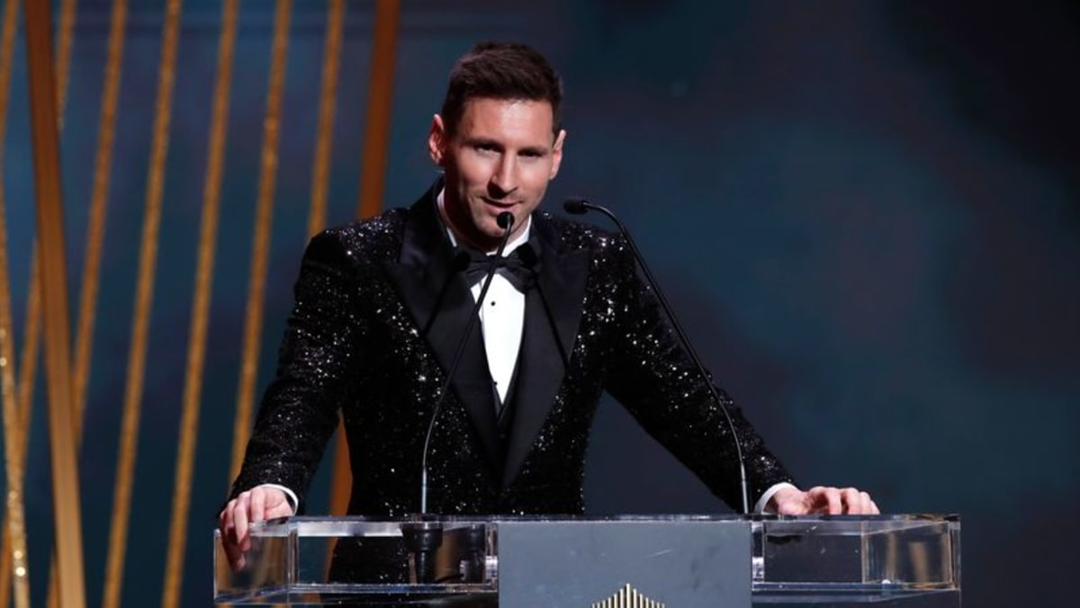Messi mengklaim Ballon d’Or . ketujuh yang memperpanjang rekor