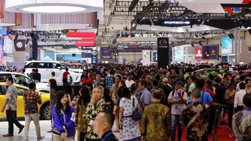 Indonesia gives automakers more time to qualify for EV credits in investment bid