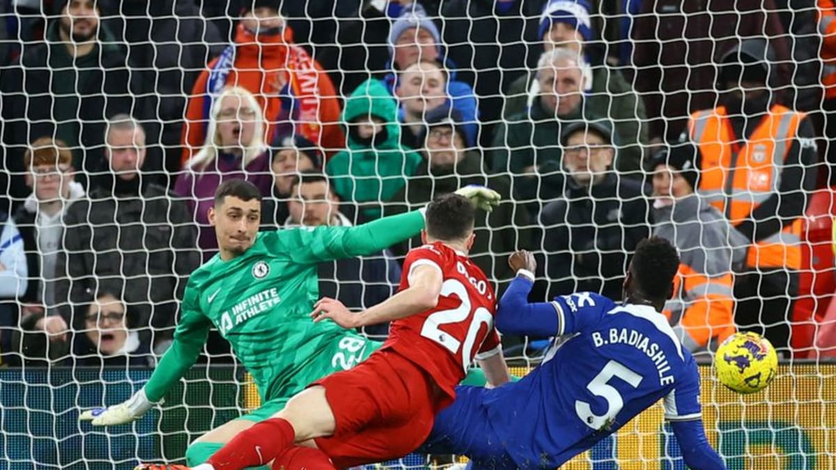 Liverpool outclass Chelsea to move five points clear