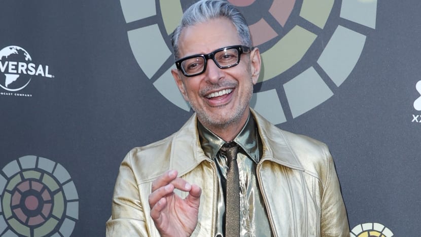 Jeff Goldbum On Being A Father At 70: "It's Amazing, It's Revivifying" Jeff Goldbum On Being A Father At 70: "It's Amazing, It's Revivifying"