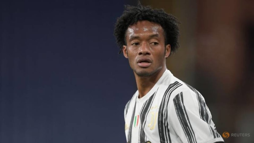 Football: Cuadrado becomes second Juventus player to test positive for COVID-19 Football: Cuadrado becomes second Juventus player to test positive for COVID-19