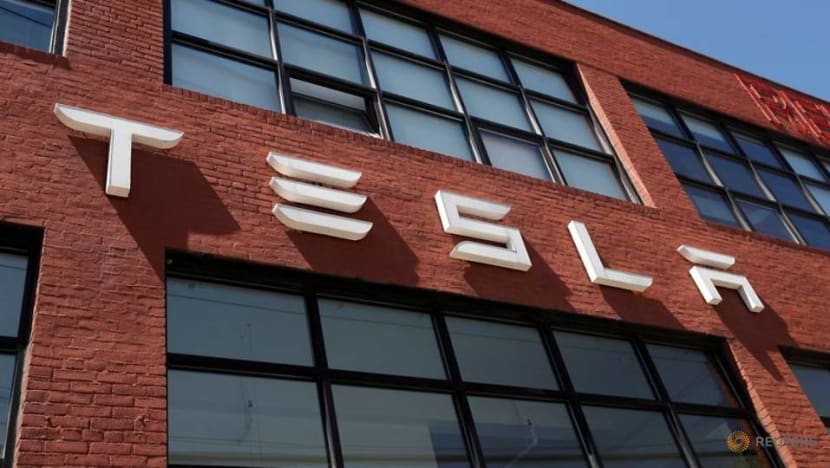 Tesla beats profit and revenue estimates, delays Semi launch Tesla beats profit and revenue estimates, delays Semi launch