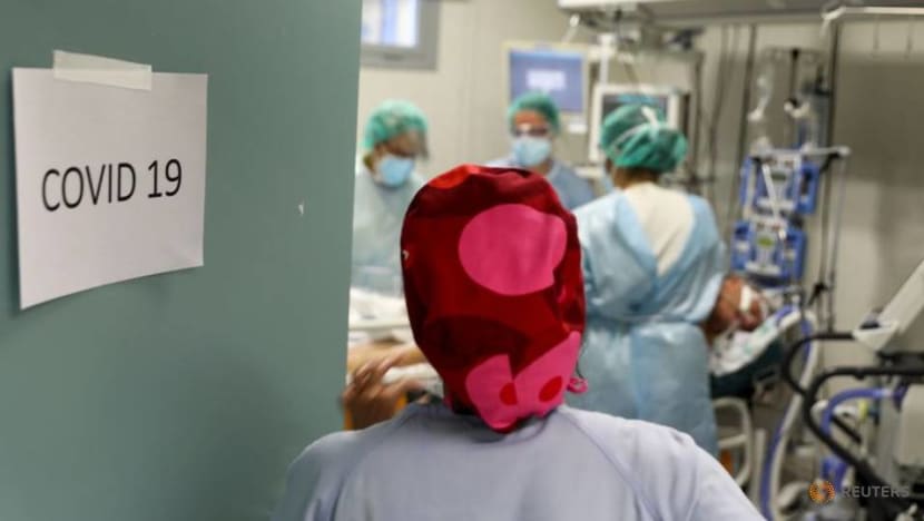 Spain adds 13,300 COVID-19 infections, Catalonia to shut bars, eateries Spain adds 13,300 COVID-19 infections, Catalonia to shut bars, eateries