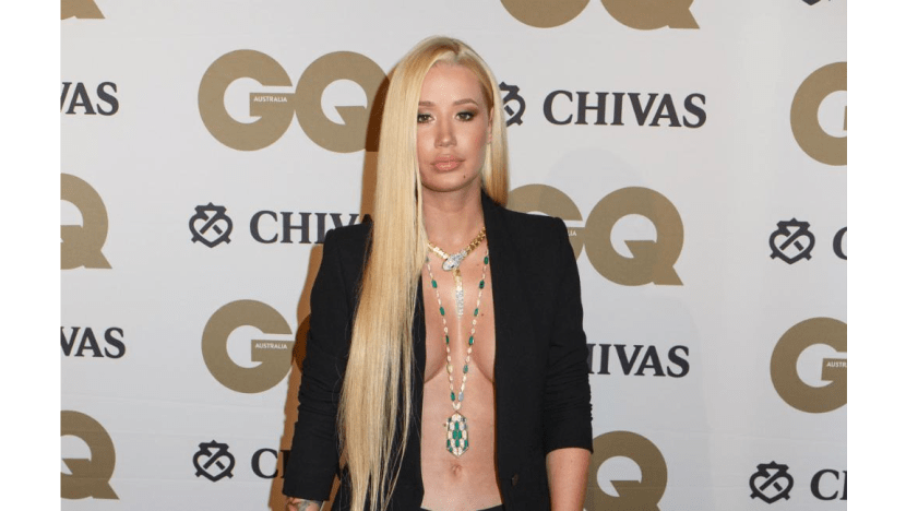 Iggy Azalea asks fans to 'cut her some slack' Iggy Azalea asks fans to 'cut her some slack'