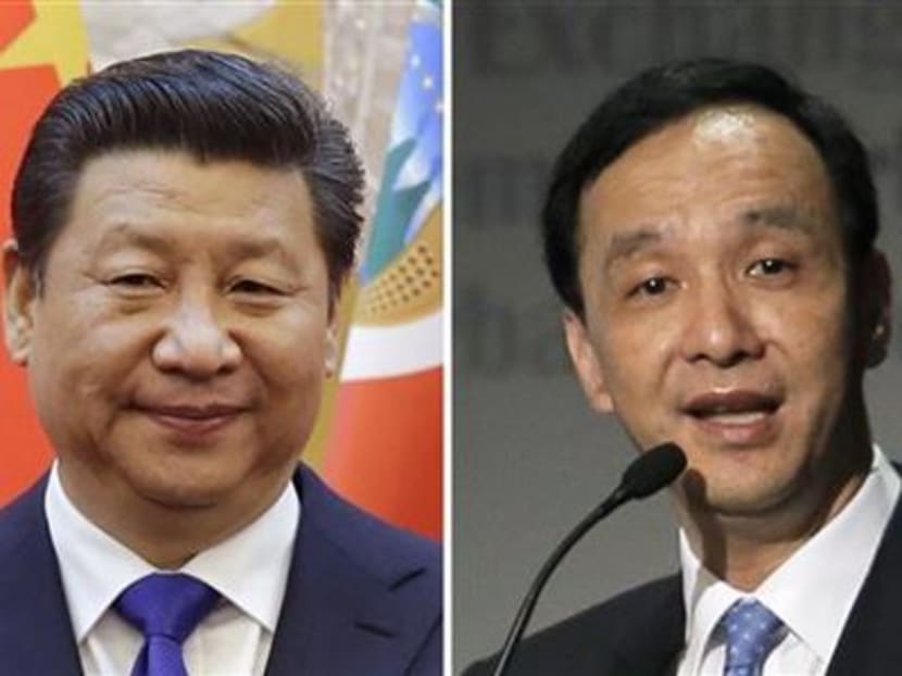 Chinese President Xi Jinping, left, in Beijing Jan 6, 2015 and Taiwan's ruling Nationalist Party Chairman Eric Chu in Hong Kong March 9, 2015. Photo: AP
