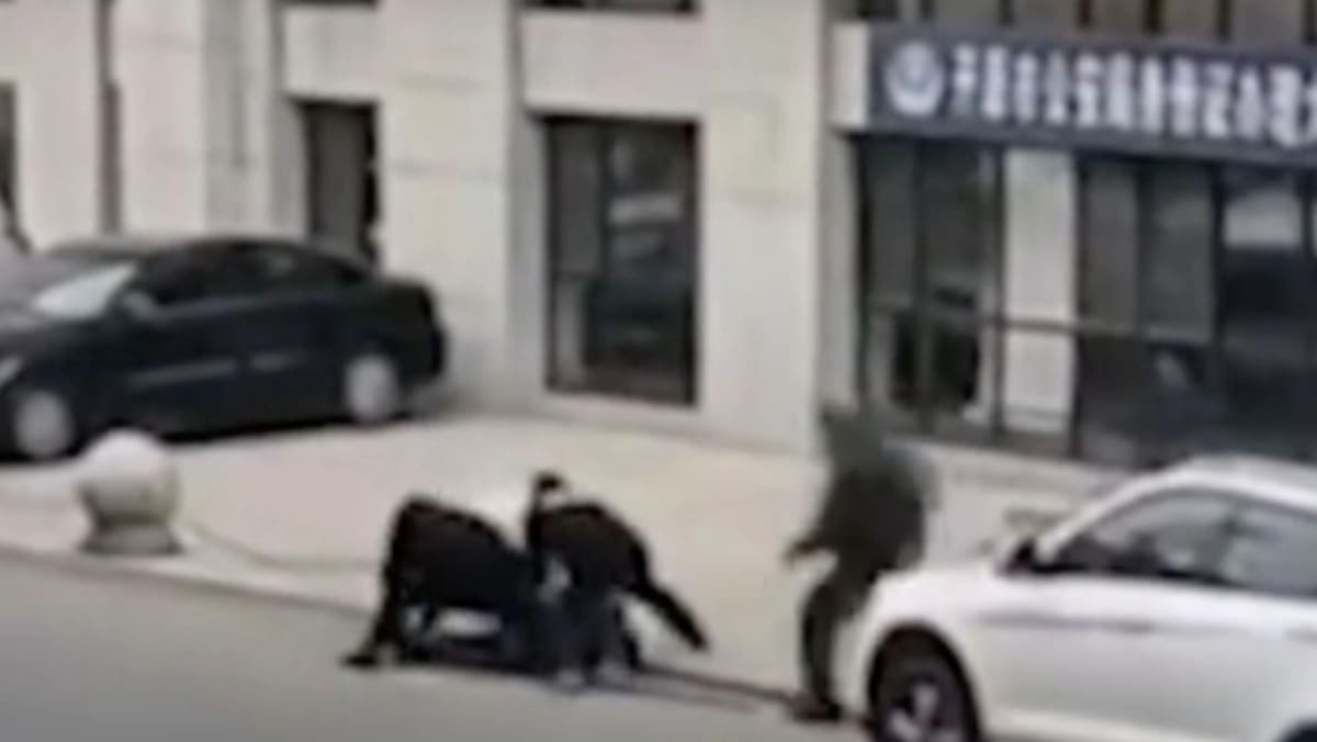 Knife attack in China 7 killed, 7 others injured as man goes on