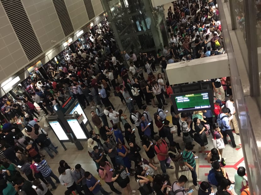 The crowds at Bishan station on the Circle Line. Photo: shark_kul/Twitter