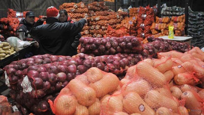 Analysis-Food export bans, from India to Argentina, risk fueling inflation Analysis-Food export bans, from India to Argentina, risk fueling inflation