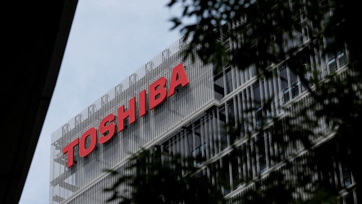 Toshiba memperingatkan keuntungan setelah kemerosotan Q3;  COO mengundurkan diri karena biaya