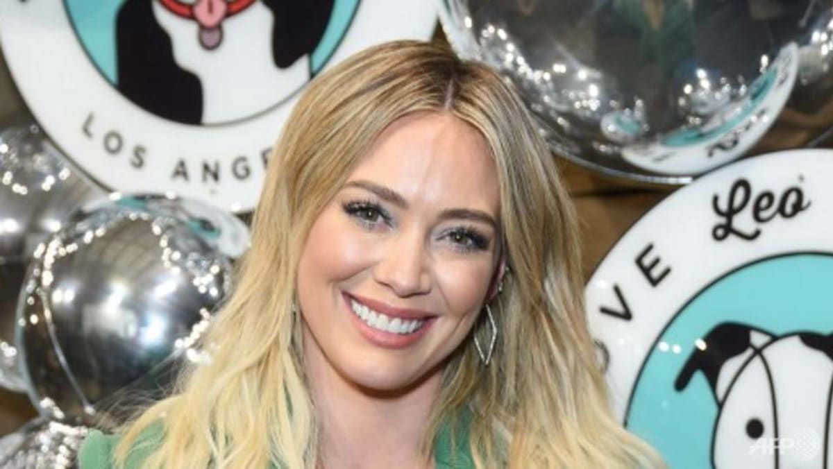 wait-for-it-hilary-duff-set-to-star-in-how-i-met-your-mother-spin-off-series