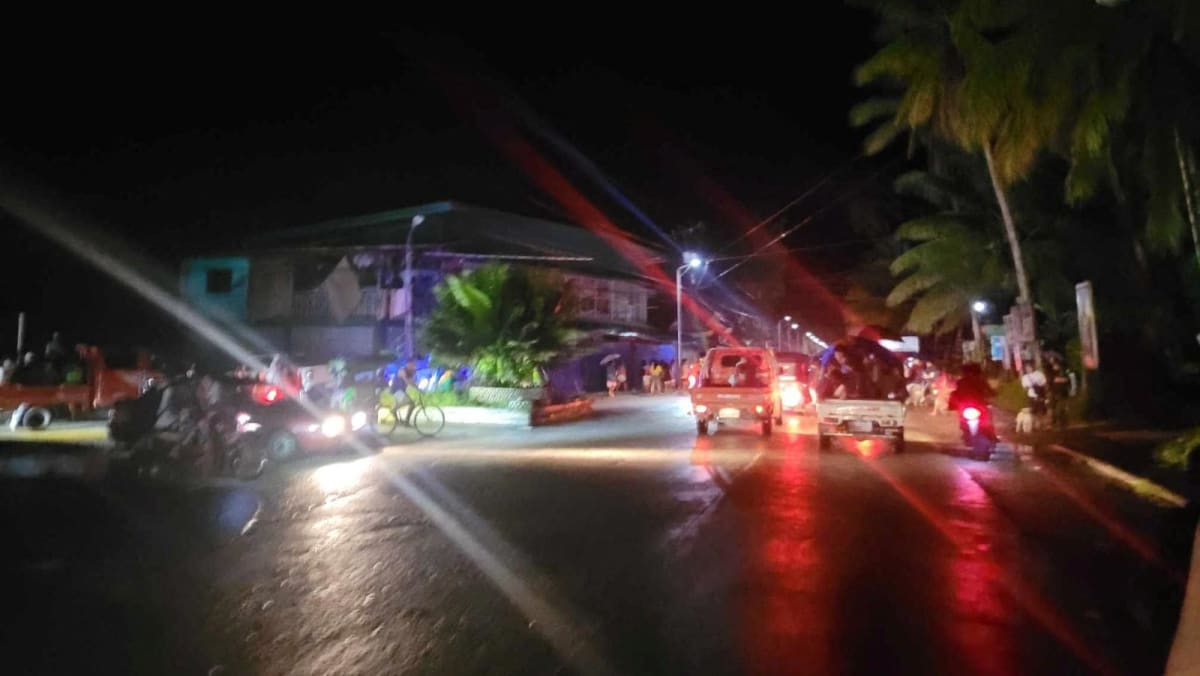 Philippines lifts tsunami alert after magnitude 7.4 earthquake Philippines lifts tsunami alert after magnitude 7.4 earthquake