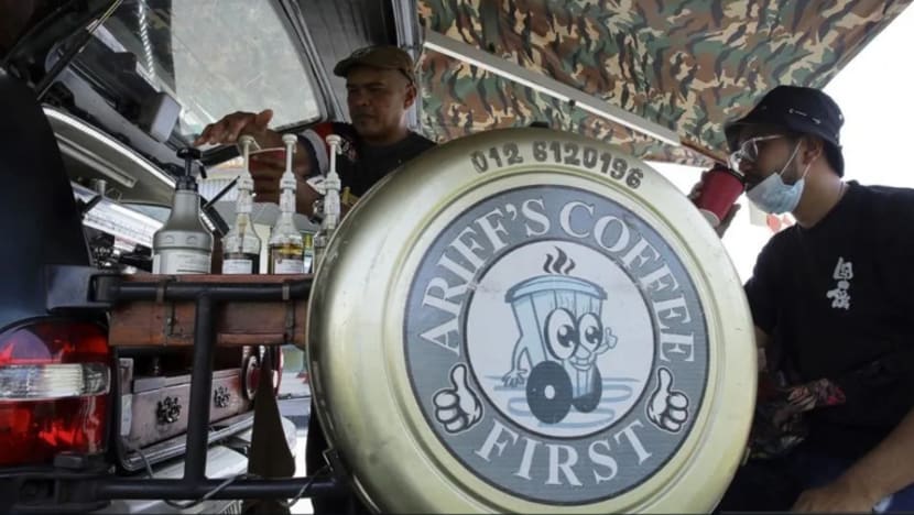 Pesara tentera buka 'car barista' kerana minat terhadap kopi