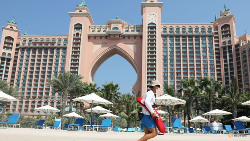 UAE drops face masks outdoors, quarantine for COVID-19 contact cases UAE drops face masks outdoors, quarantine for COVID-19 contact cases