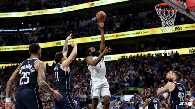 Clippers thwart Mavs' comeback bid, Brunson's 47 points fuel Knicks win