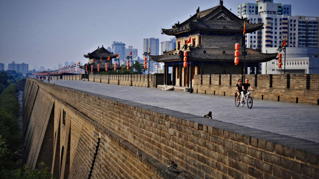 又是寒冬23日！西安武汉相隔近两年同日封城