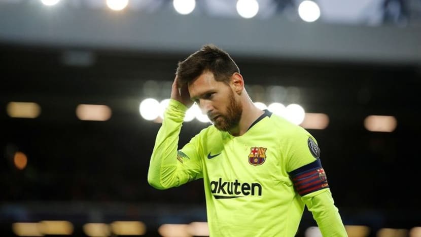 Bola sepak: Lionel Messi menangis bersendirian atas kekalahan Barcelona
