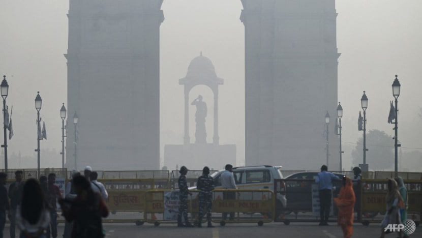 New Delhi battles dangerous levels of air pollution New Delhi battles dangerous levels of air pollution