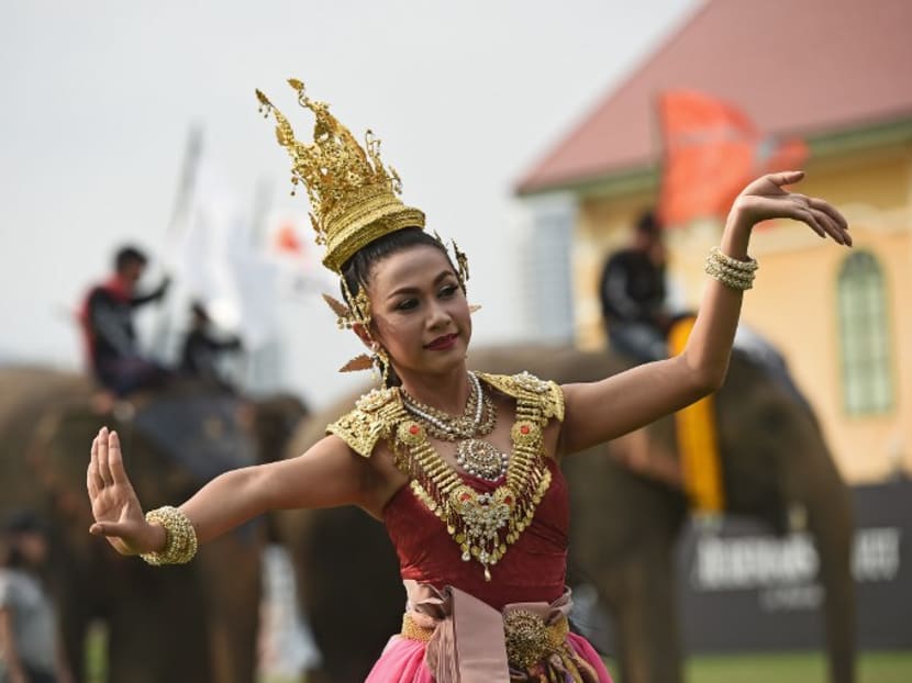 A dancer performs a traditional Thai dance in Bangkok on March 10, 2016. Photo: AFP