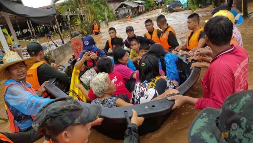 Flash floods kill 2 in Thailand, storm heads for Myanmar
