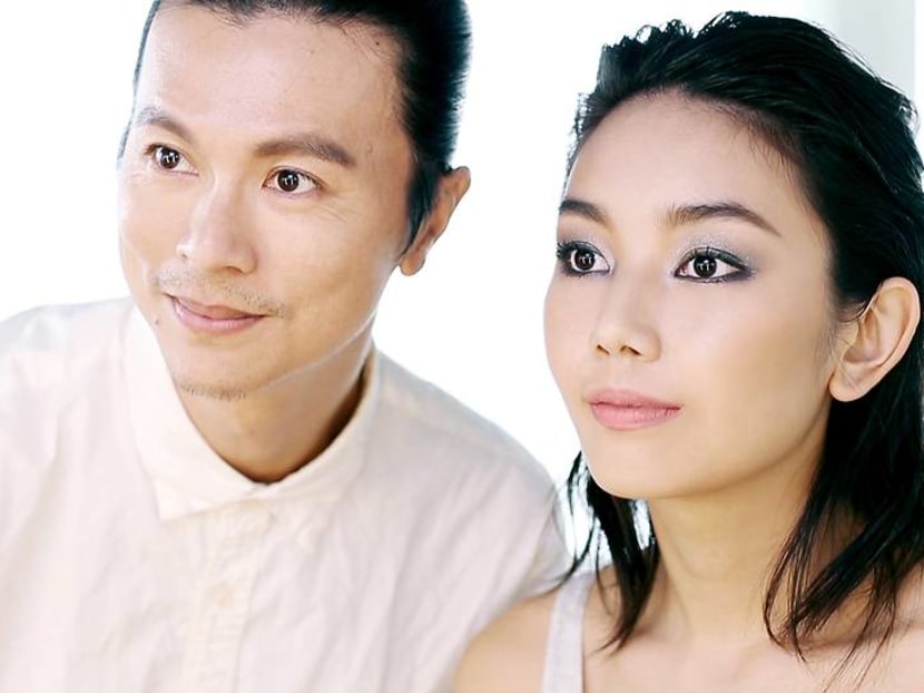 Perfect the smokey eye in 15 minutes with Clarence Lee Perfect the smokey eye in 15 minutes with Clarence Lee