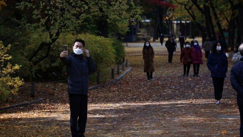 South Korea urges COVID-19 booster shots, as severe cases hit record South Korea urges COVID-19 booster shots, as severe cases hit record