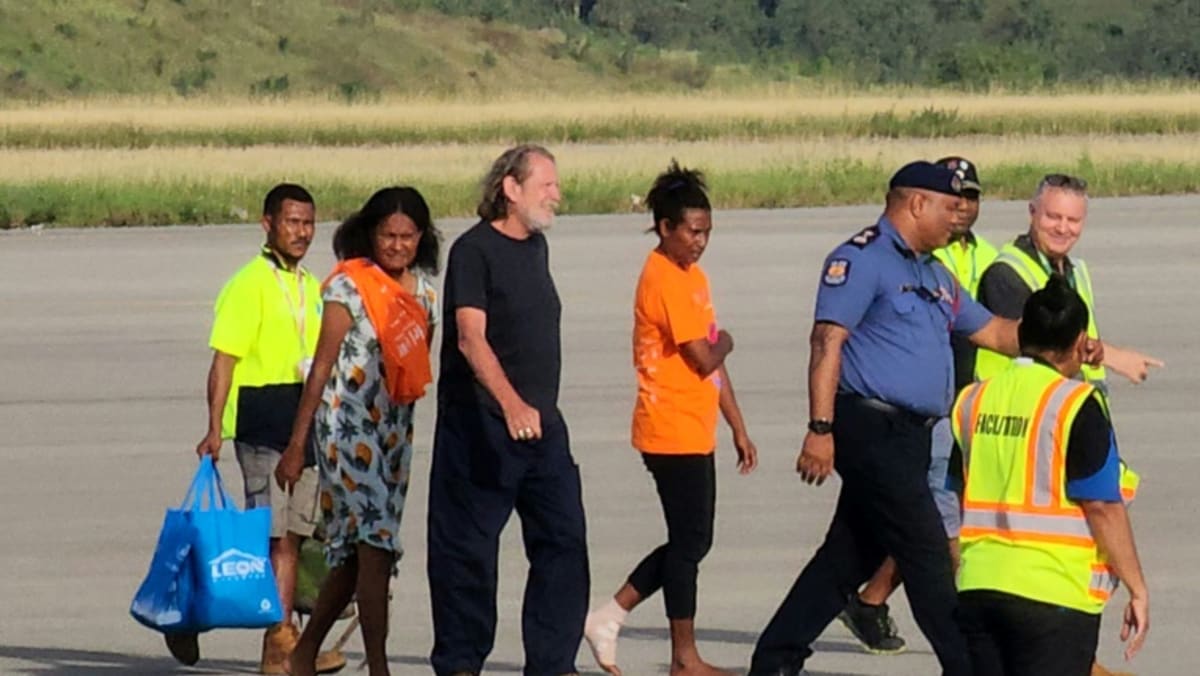 Hostages ‘traumatised’ but safe after week-long Papua New Guinea abduction Hostages ‘traumatised’ but safe after week-long Papua New Guinea abduction