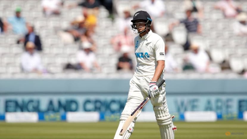 New Zealand expect tricky surface in Sharjah, says Santner New Zealand expect tricky surface in Sharjah, says Santner