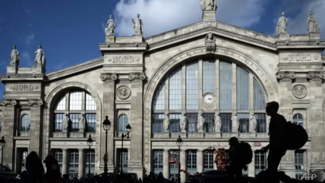 法国巴黎火车站发生持刀伤人事件 导致数人受伤