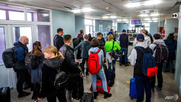 Moscow says will not seek extradition of Russians fleeing draft