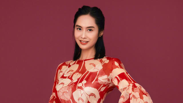 走红后为何还拍三级片？朱茵：当年被王晶骗去演