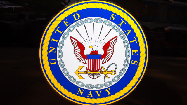 两名美国海军涉嫌为中国从事间谍活动被捕