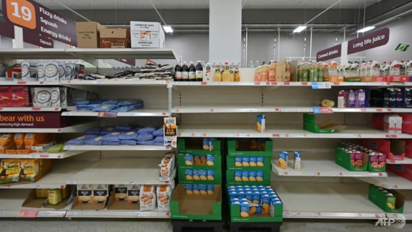No milk or water: Shoppers face shortages at UK grocery stores No milk or water: Shoppers face shortages at UK grocery stores
