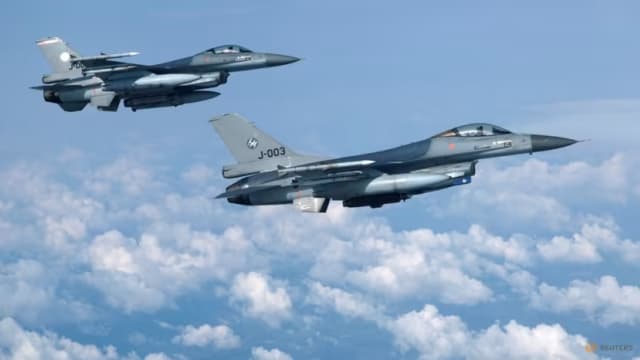 美国批准从丹麦荷兰向乌克兰派遣F-16型战斗机