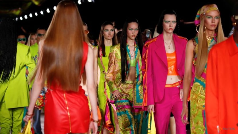 Prada strips dresses back, foulard inspires Versace in Milan Prada strips dresses back, foulard inspires Versace in Milan