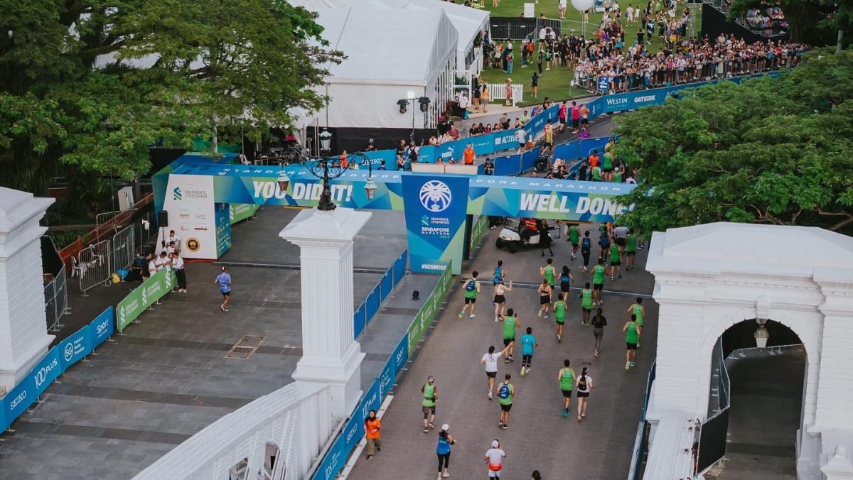 Race participant dies after completing Standard Chartered Singapore Marathon Race participant dies after completing Standard Chartered Singapore Marathon