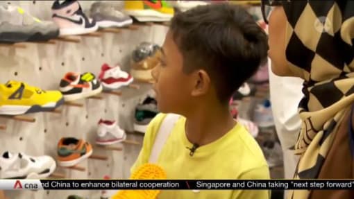 Singapore hosts sneaker convention | Video