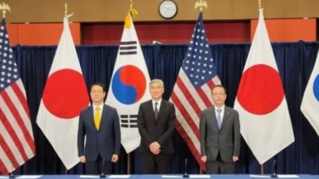 韩美日谴责朝鲜发射远程导弹