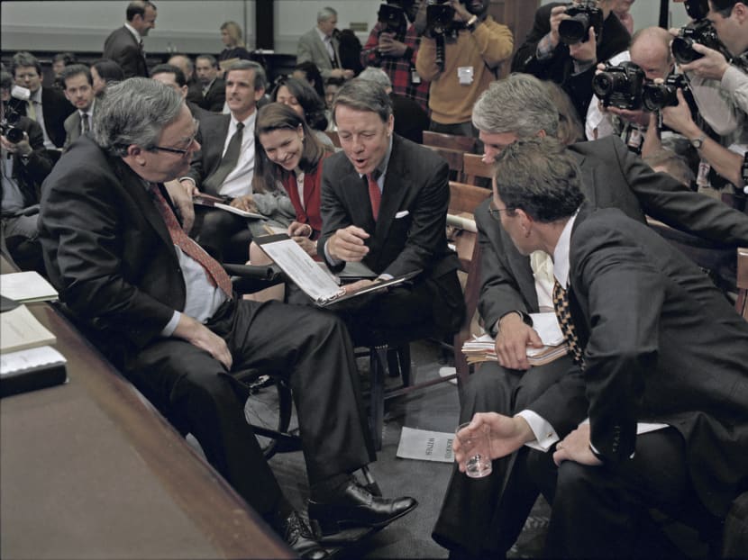 David Kendall, center, during an impeachment hearing for President Bill Clinton on Capitol Hill in Washington, Dec 9, 1998. Photo: THE NEW YORK TIMES