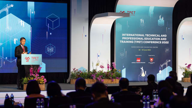 陈振声呼吁行业同学校合作 培养终身学习精神