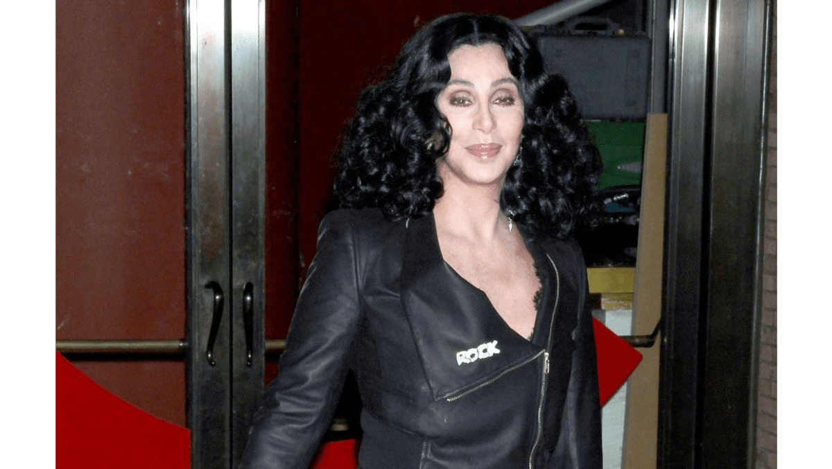 Cher Leads Tributes To Gregg Allman 8 Days