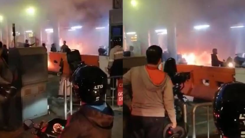 Motorcycle catches fire at Woodlands Checkpoint Motorcycle catches fire at Woodlands Checkpoint