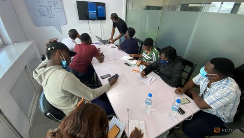 Startup teaches young Nigerians to code on smartphones Startup teaches young Nigerians to code on smartphones