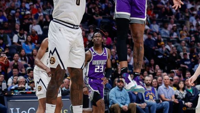 NBA roundup: Warriors hang 157 on Blazers, glide into playoffs NBA roundup: Warriors hang 157 on Blazers, glide into playoffs