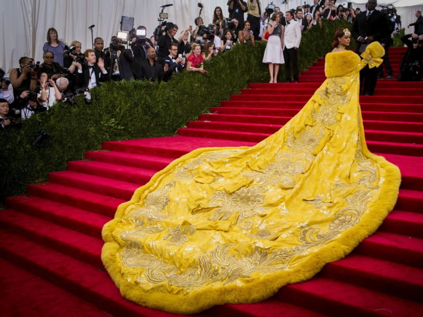 Singer Rihanna arrives at the Metropolitan Museum of Art Costume Institute Gala 2015 celebrating the opening of "China: Through the Looking Glass" in Manhattan, New York May 4, 2015.  REUTERS/Lucas Jackson  - RTX1BJVX