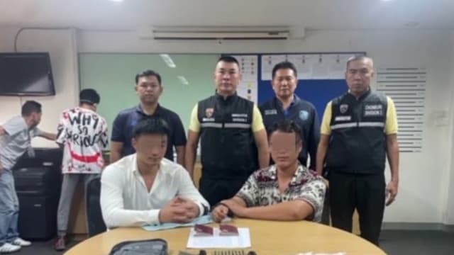 两名中国男子非法持枪 遭泰警逮捕