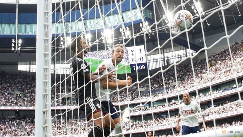Kane on target as Tottenham beat Fulham to maintain pace