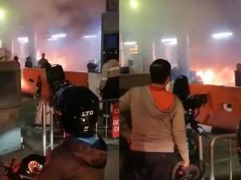 Videos circulating on social media show a fire at Woodlands Checkpoint on Wednesday (Aug 7). Videos circulating on social media show a fire at Woodlands Checkpoint on Wednesday (Aug 7).