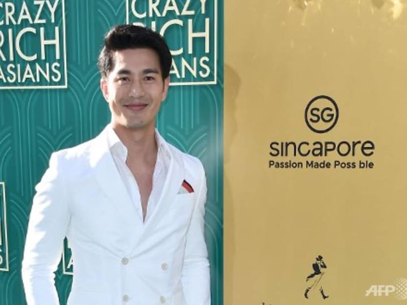 Crazy Rich Asians premiere: Warner Bros says 'extreme heat' caused Singapore logo letters to melt off Crazy Rich Asians premiere: Warner Bros says 'extreme heat' caused Singapore logo letters to melt off