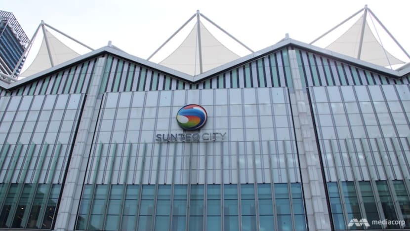 Suntec City waives April rent for mall tenants amid enhanced 'circuit breaker' rules Suntec City waives April rent for mall tenants amid enhanced 'circuit breaker' rules