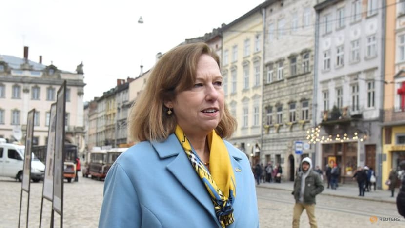 US diplomats return to Kyiv embassy on first visit since invasion US diplomats return to Kyiv embassy on first visit since invasion